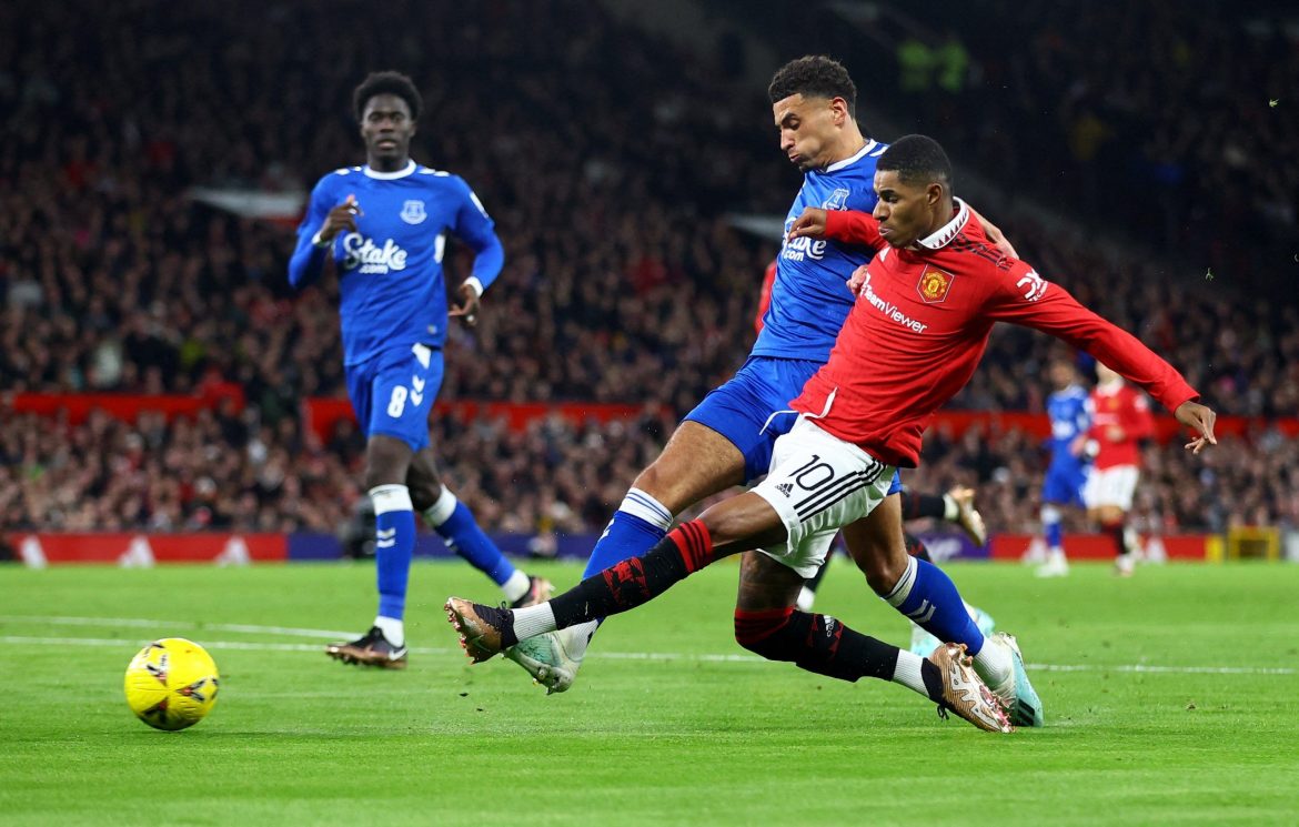 Everton: Godfrey let Lampard down vs MUFC