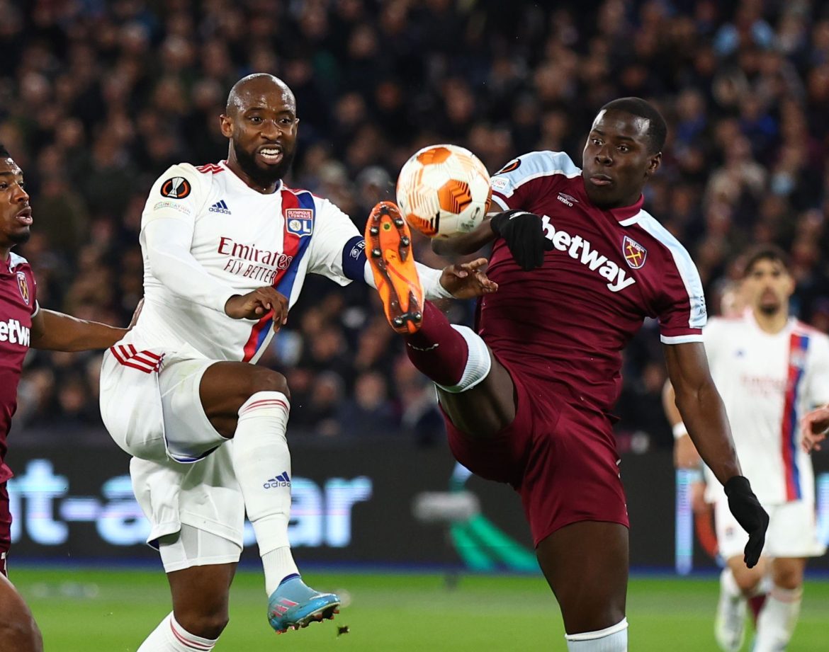 Everton enquire about Moussa Dembele
